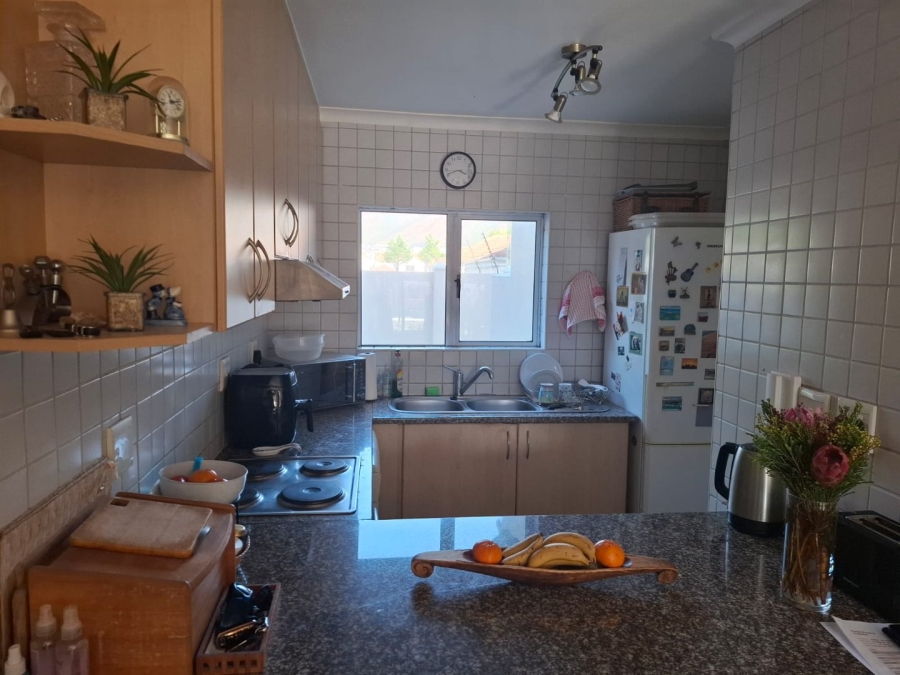 To Let 2 Bedroom Property for Rent in Harbour Island Western Cape